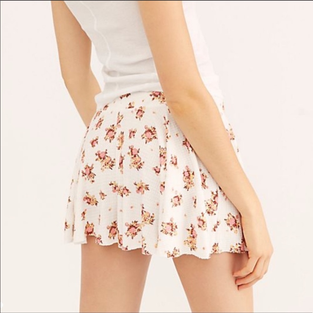 Free People Shorts NWT - Picture 3 of 5